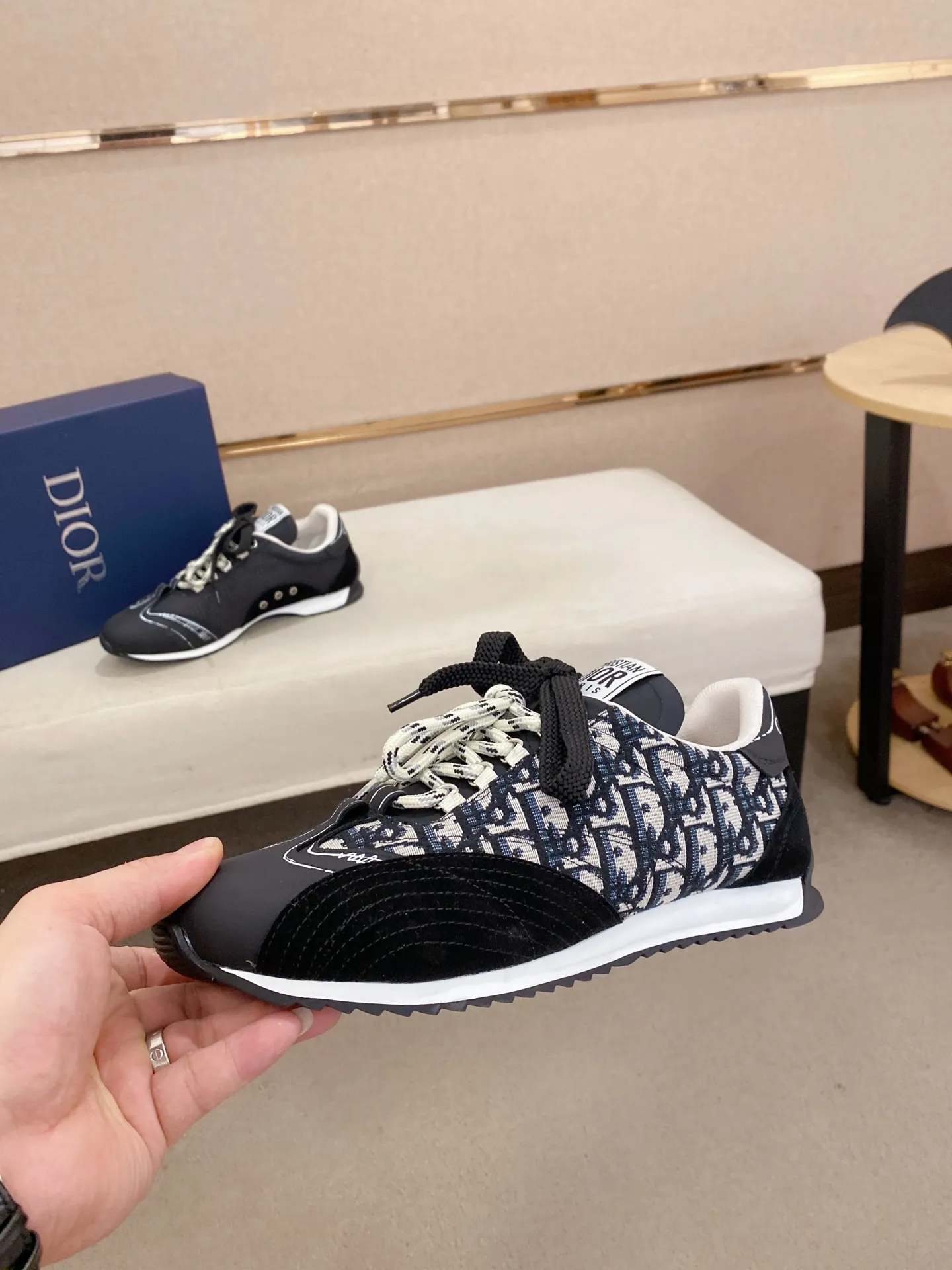 Men's shoes💰: 500💰Couple style💏 [Dior·Dior] New casual sports style men's shoes, new spring and summer design, perfect workmanship, lace-up lazy style to create wardrobe quality, upper: imported first-layer cowhide, mesh breathable lining soft and comfortable, ultra-light TPU wear-resistant outsole, simple, versatile fashion men's shoes, excellent color code number 35--44. (45,46 customized items are not returnable or exchangeable)